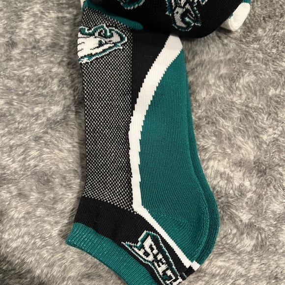 Philadelphia Eagles No Show Socks. 3 pairs - Picture 2 of 4